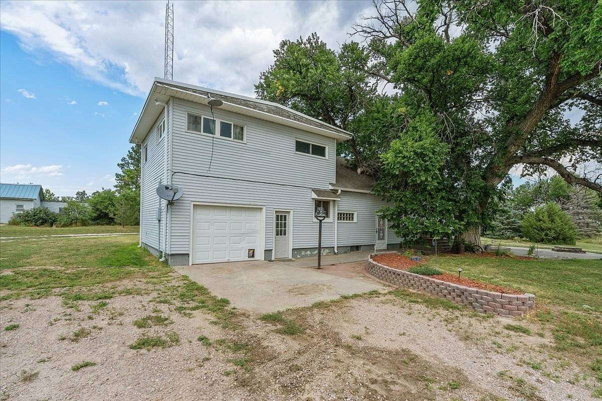 17 Acres of Land with Home for Sale in Hemingford, Nebraska