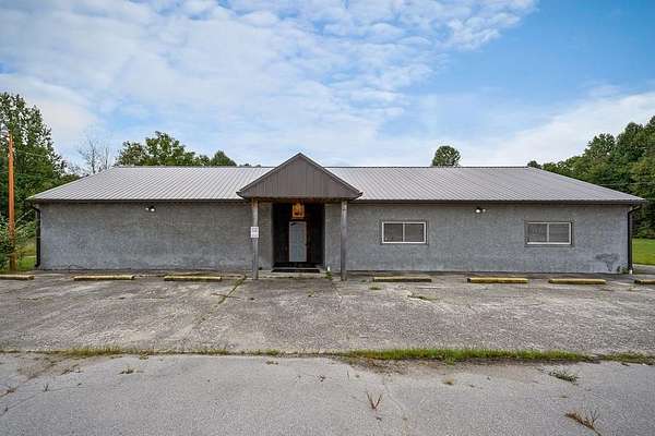 2.77 Acres of Commercial Land for Sale in Sparta, Tennessee