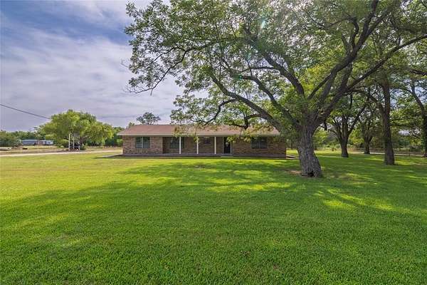 9.24 Acres of Residential Land with Home for Sale in Gainesville, Texas