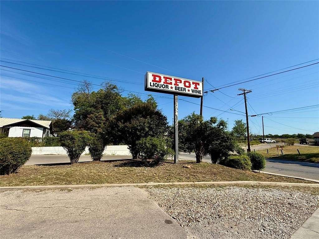 1.83 Acres of Mixed-Use Land for Sale in Brownwood, Texas