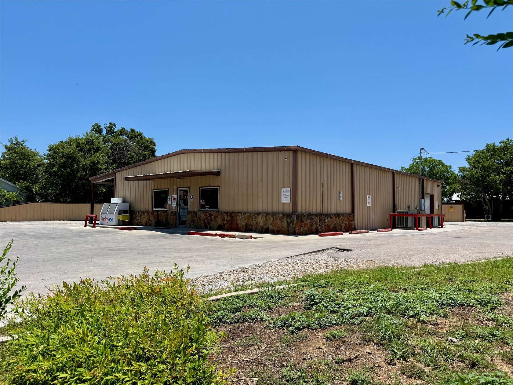 1.83 Acres of Mixed-Use Land for Sale in Brownwood, Texas