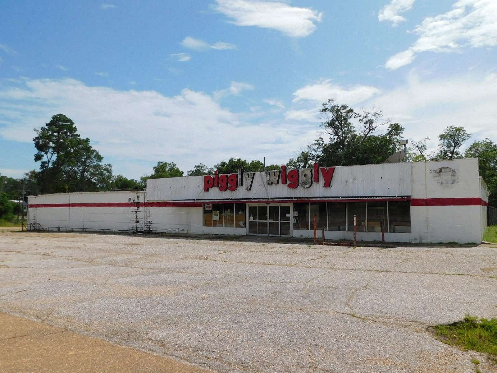 1.58 Acres of Mixed-Use Land for Sale in Haynesville, Louisiana