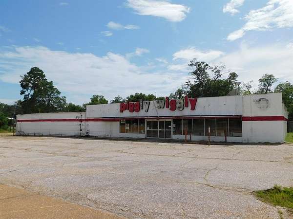 1.58 Acres of Commercial Land for Sale in Haynesville, Louisiana