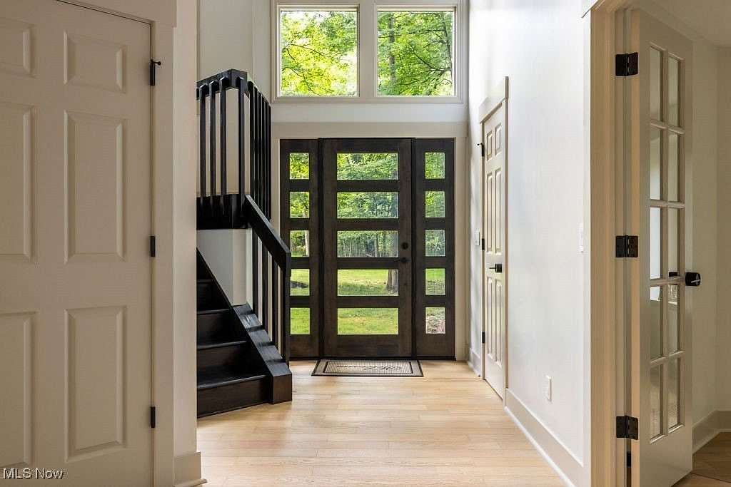 2.58 Acres of Residential Land with Home for Sale in Chagrin Falls, Ohio