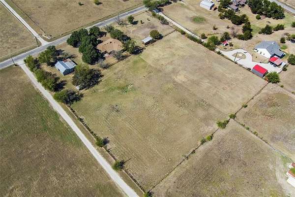 4 Acres of Residential Land with Home for Sale in Weatherford, Texas
