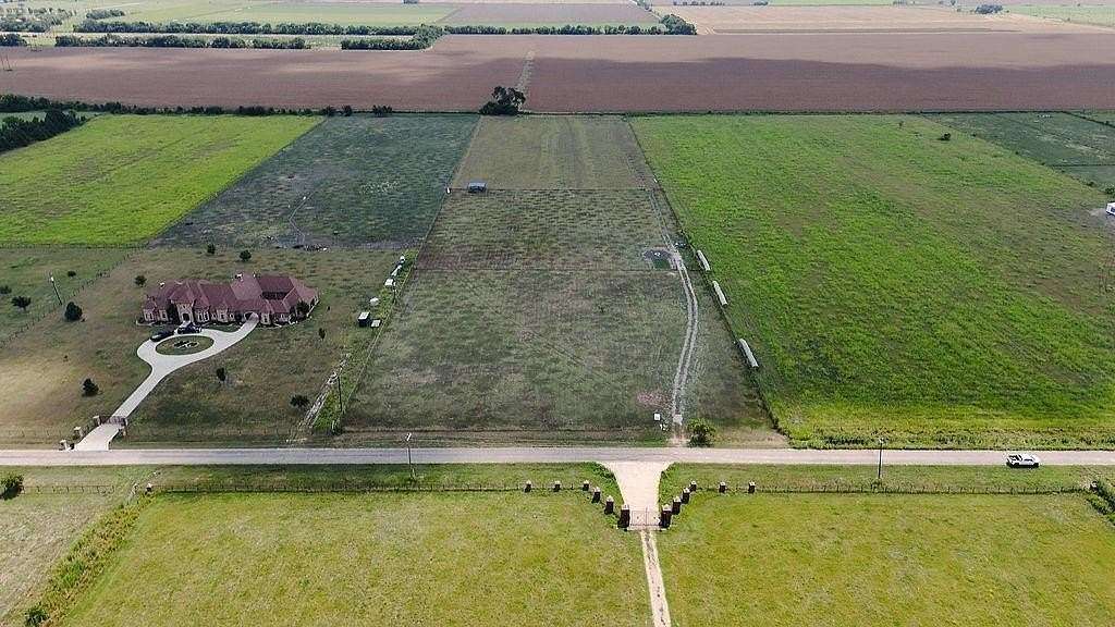 10.6 Acres of Land for Sale in Red Oak, Texas