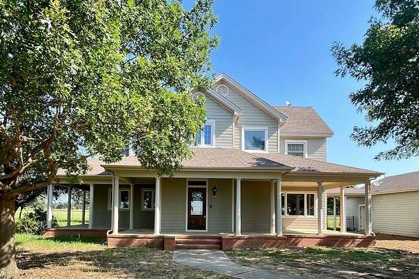 1.67 Acres of Residential Land with Home for Lease in Pilot Point, Texas