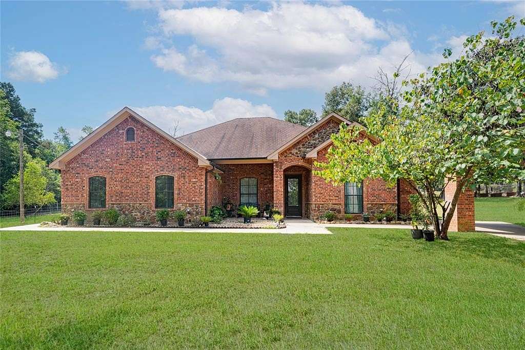 28 Acres of Land with Home for Sale in Diana, Texas