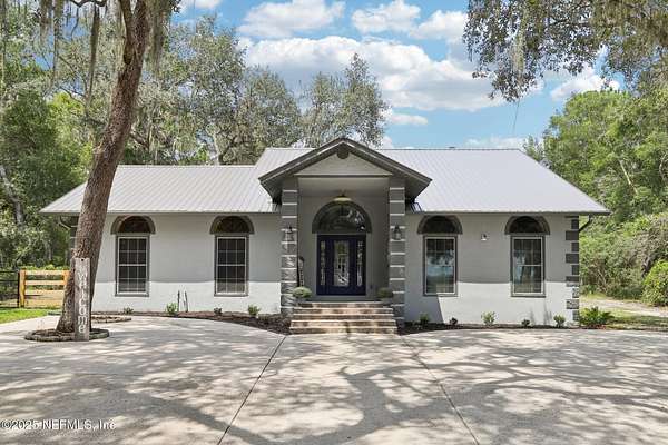 2.39 Acres of Residential Land with Home for Sale in Hawthorne, Florida