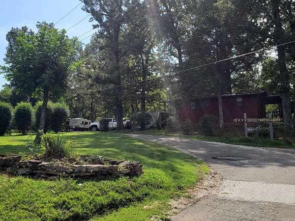 4 Acres of Improved Mixed-Use Land for Sale in Jasper, Arkansas