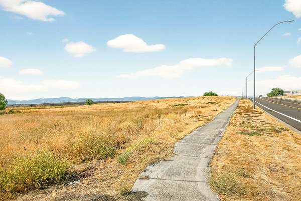 1.64 Acres of Commercial Land for Sale in Medford, Oregon