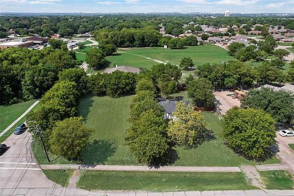 0.4 Acres of Land for Sale in DeSoto, Texas