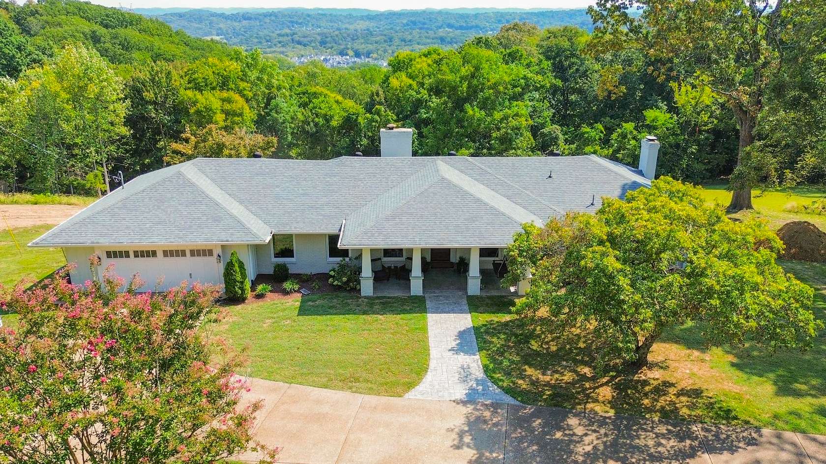 2.75 Acres of Residential Land with Home for Sale in Nashville, Tennessee