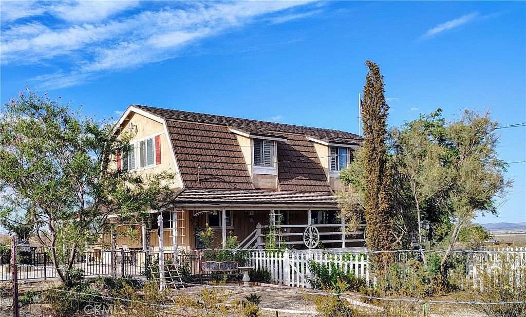 5 Acres of Residential Land with Home for Sale in Lucerne Valley, California