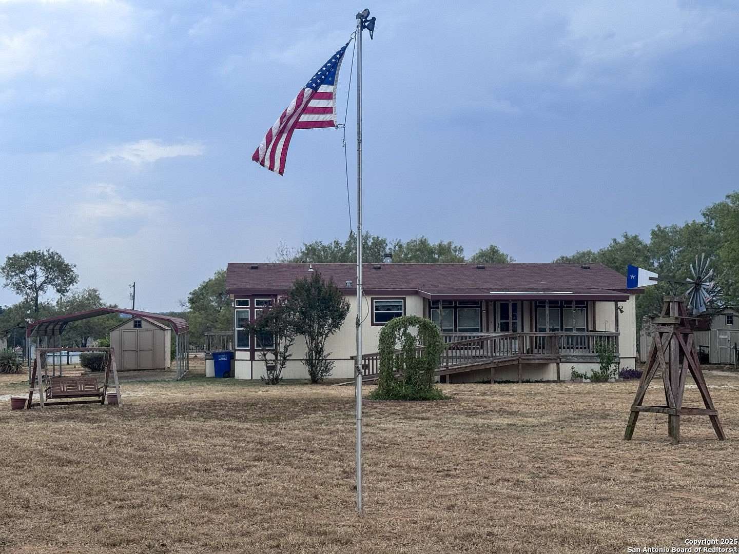 1.53 Acres of Residential Land with Home for Sale in La Vernia, Texas