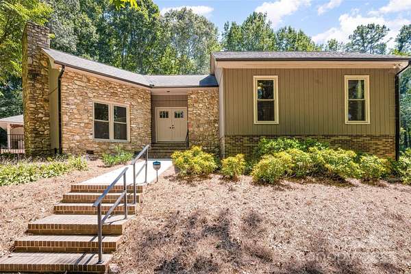 1.57 Acres of Residential Land with Home for Sale in Mooresville, North Carolina