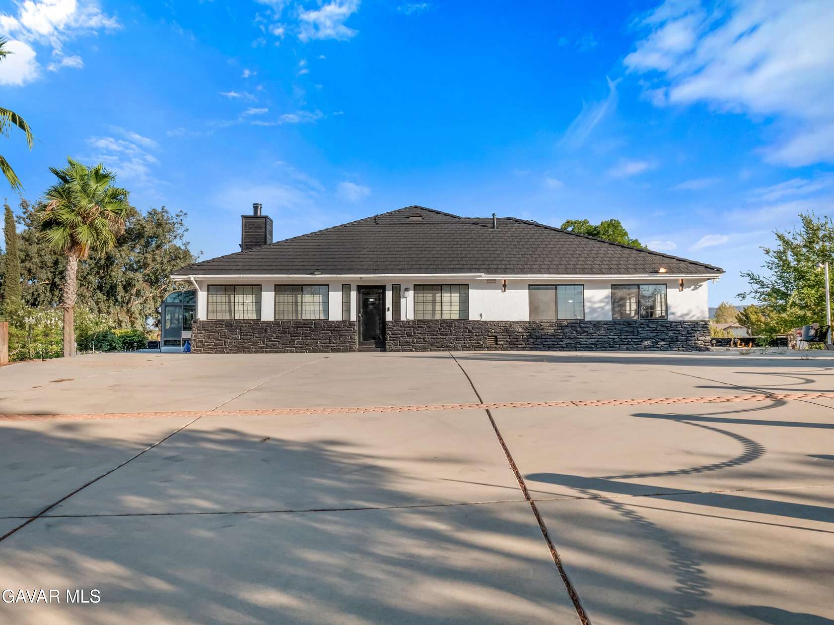 2.38 Acres of Residential Land with Home for Sale in Palmdale, California