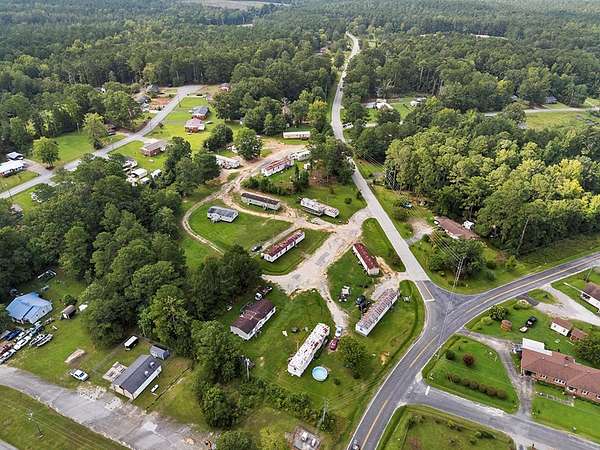 4 Acres of Improved Commercial Land for Sale in McCormick, South Carolina