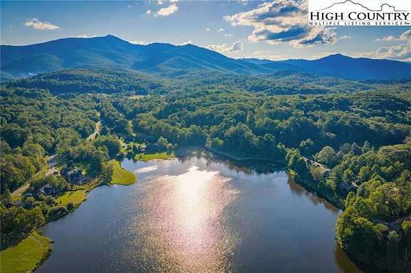 1 Acre of Residential Land for Sale in Blowing Rock, North Carolina
