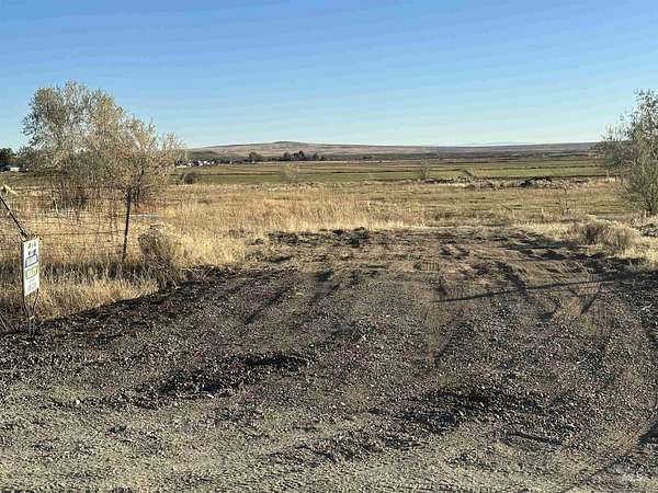 5 Acres of Land for Sale in Richfield, Idaho