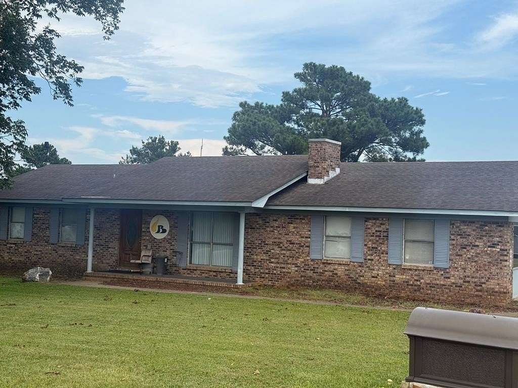 8.6 Acres of Residential Land with Home for Sale in Eufaula, Alabama