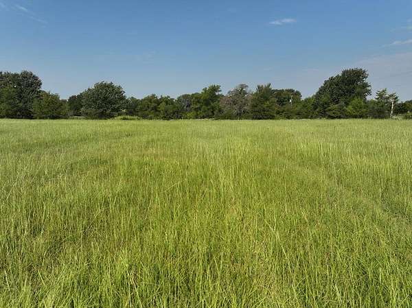 10 Acres of Land for Sale in Mabank, Texas