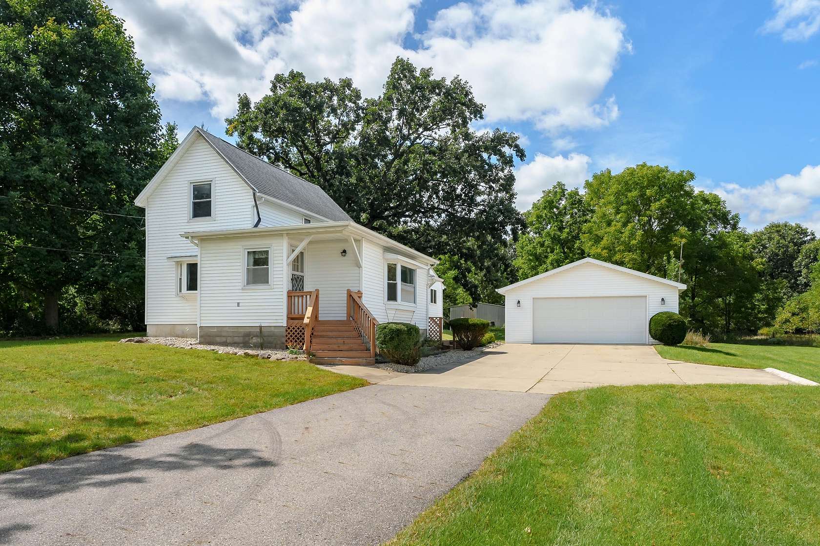 14.8 Acres of Land with Home for Sale in Battle Creek, Michigan