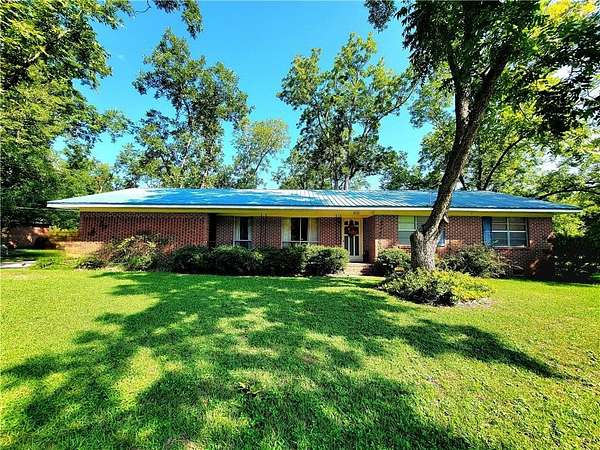 2.15 Acres of Residential Land with Home for Sale in Waycross, Georgia