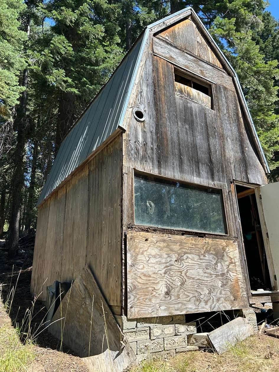 5.4 Acres of Improved Residential Land for Sale in Dorrington, California