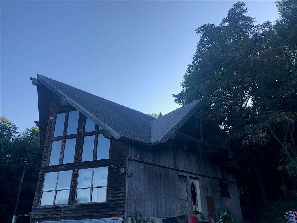 20 Acres of Recreational Land with Home for Sale in Fayetteville, Arkansas