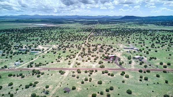 1 Acre of Residential Land for Sale in Concho, Arizona