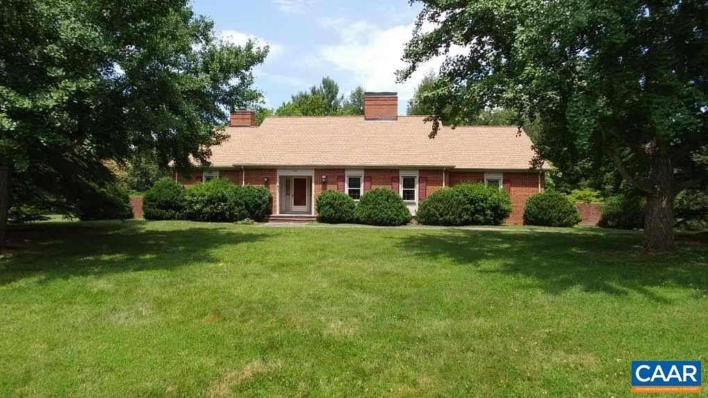 2.25 Acres of Residential Land with Home for Lease in Charlottesville, Virginia