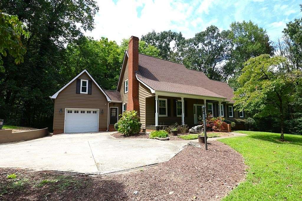 5 Acres of Residential Land with Home for Sale in Dalton, Georgia