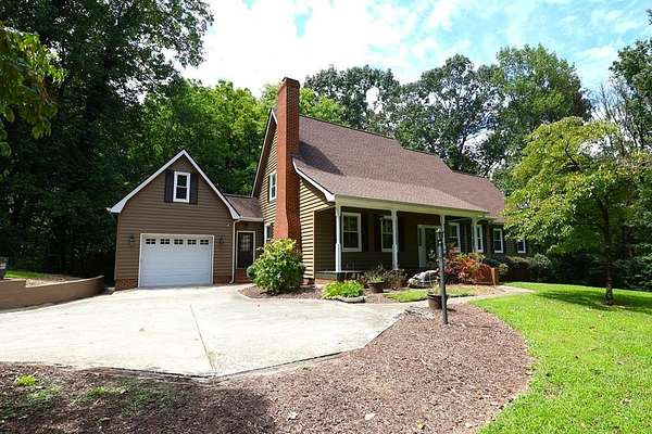 5 Acres of Residential Land with Home for Sale in Dalton, Georgia