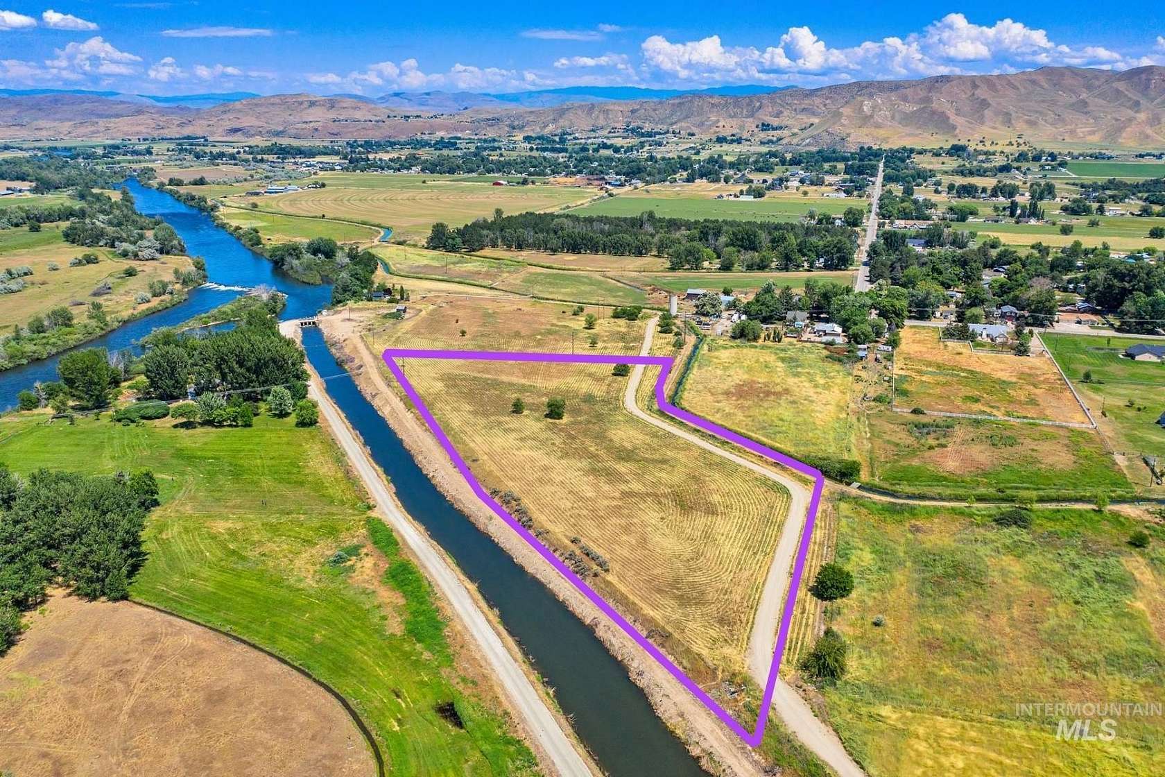 6 Acres of Residential Land with Home for Sale in Emmett, Idaho