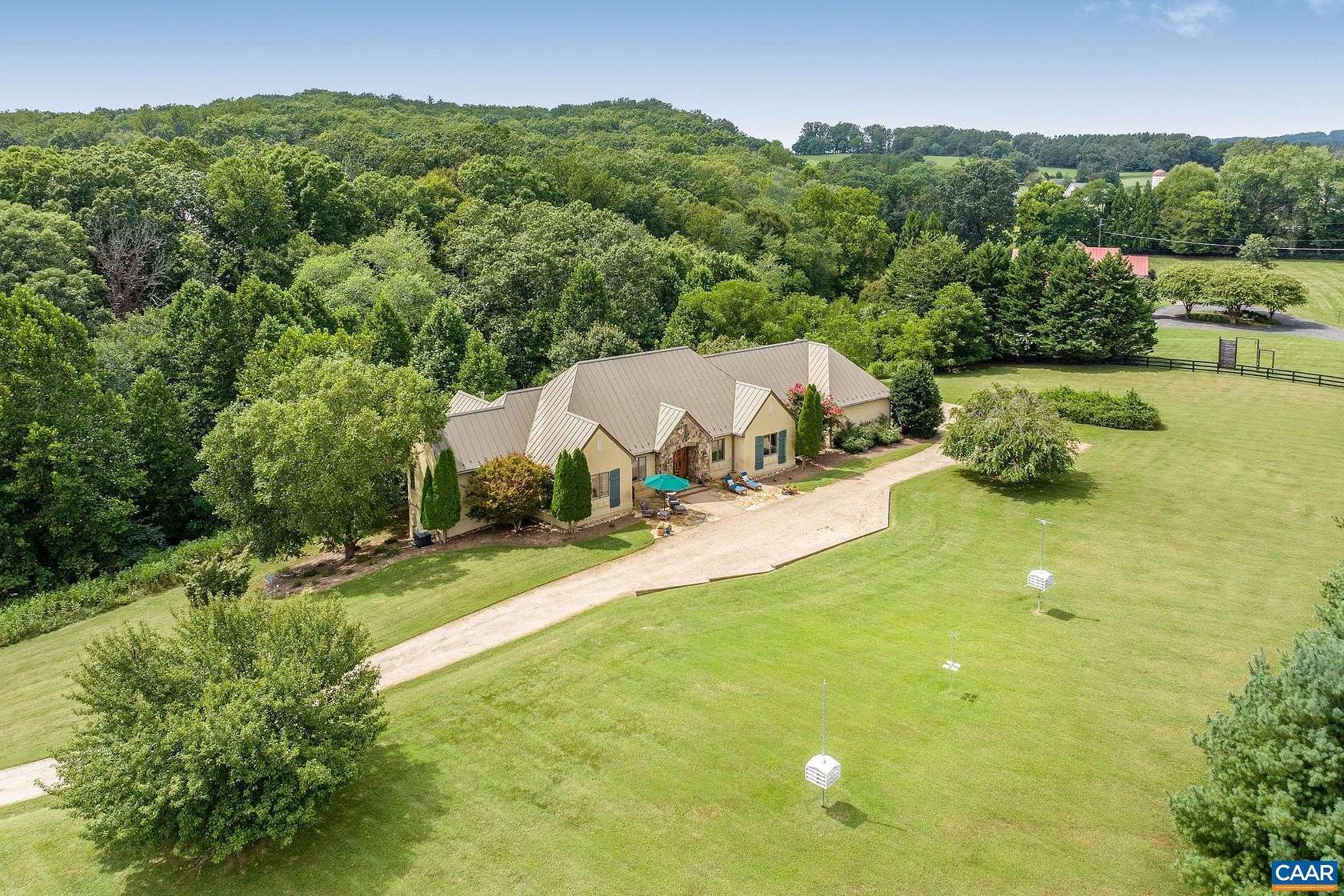 4 Acres of Residential Land with Home for Sale in Charlottesville, Virginia