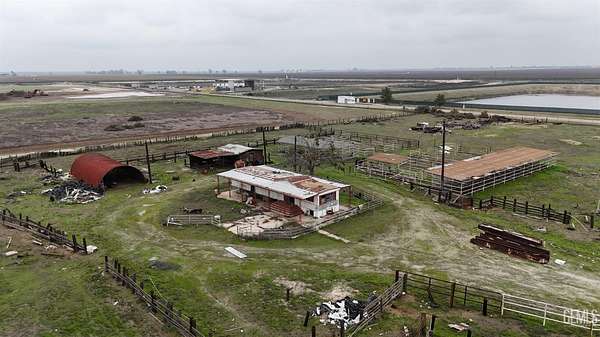 9.55 Acres of Residential Land for Sale in Delano, California