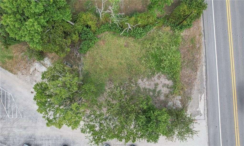 0.1 Acres of Commercial Land for Sale in Madisonville, Texas