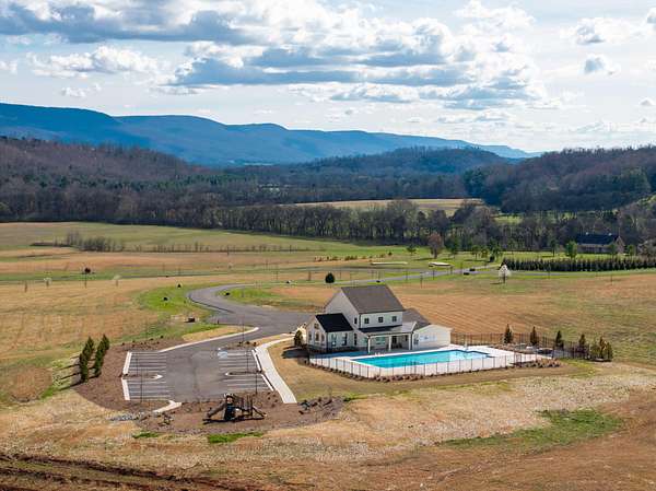 1 Acre of Land for Sale in Dunlap, Tennessee