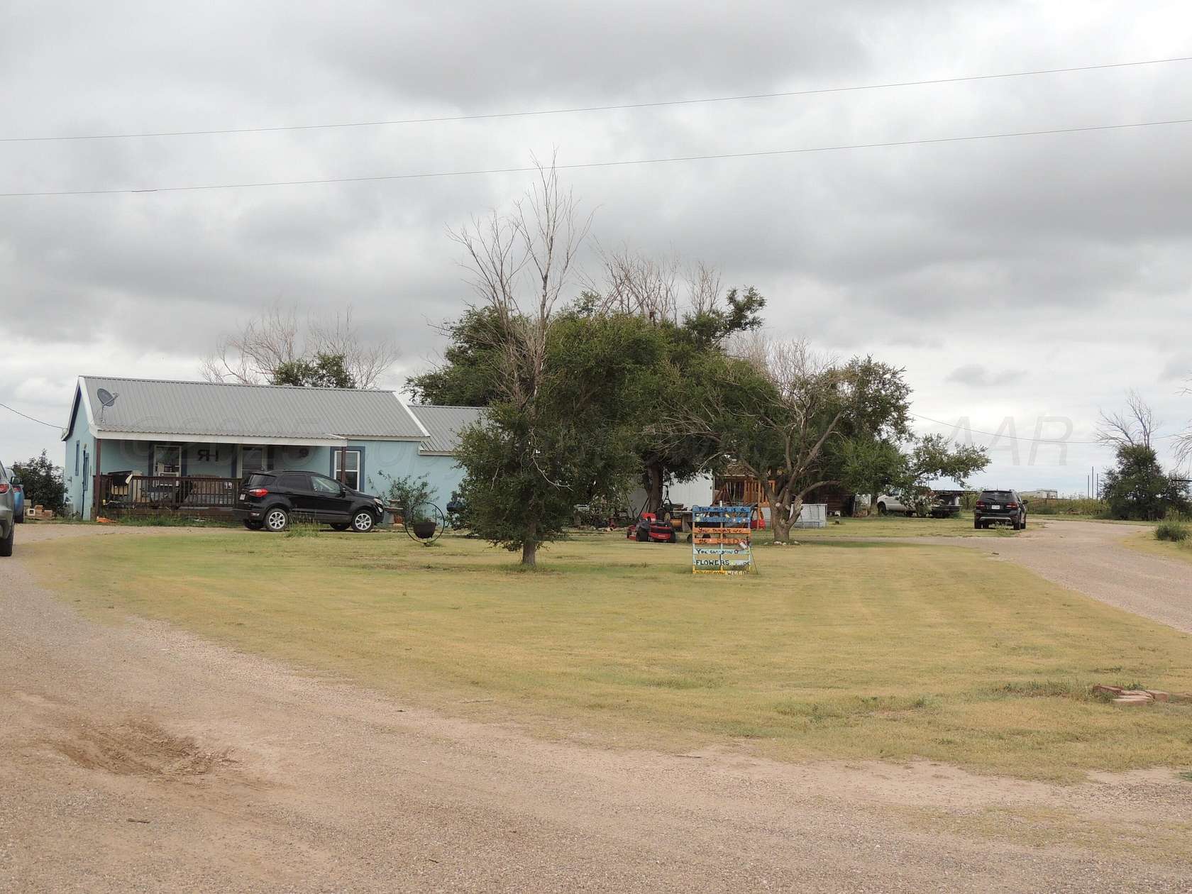 8.22 Acres of Residential Land with Home for Sale in Hereford, Texas