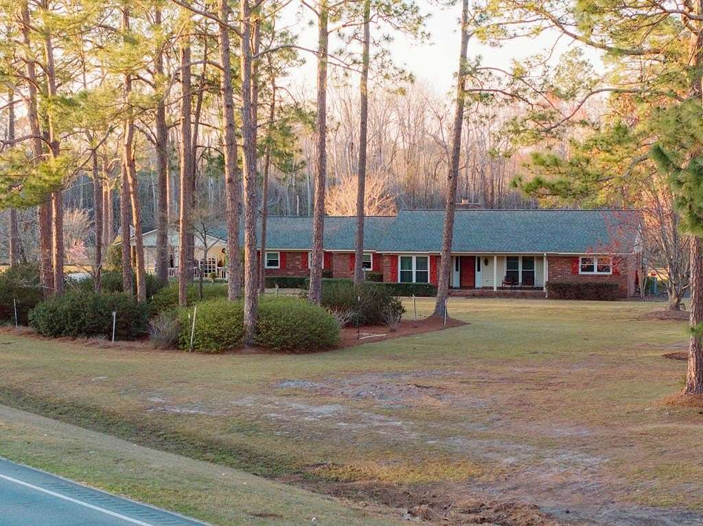 14.9 Acres of Land with Home for Sale in Baxley, Georgia