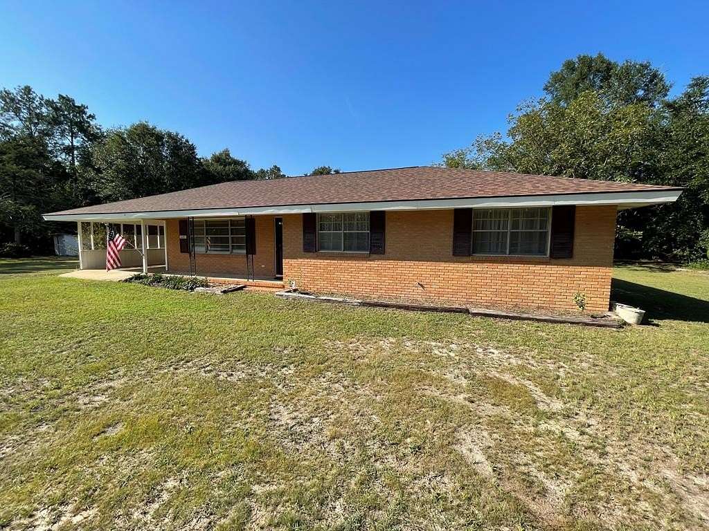 7.5 Acres of Land with Home for Sale in Reidsville, Georgia