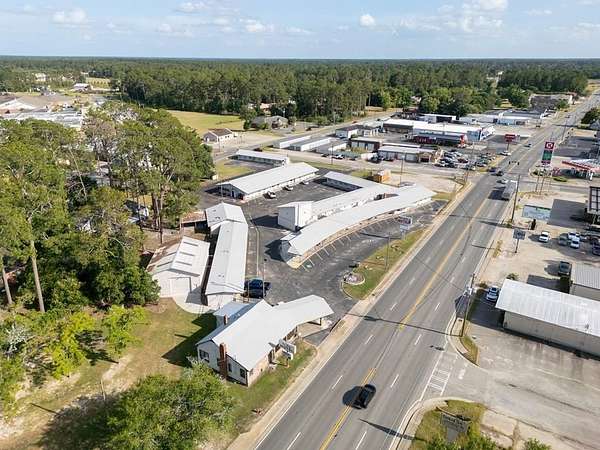 3 Acres of Improved Commercial Land for Sale in Baxley, Georgia