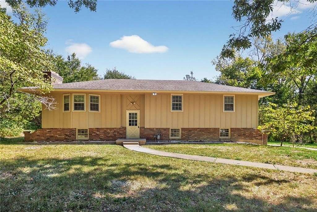 12.9 Acres of Land with Home for Sale in Basehor, Kansas