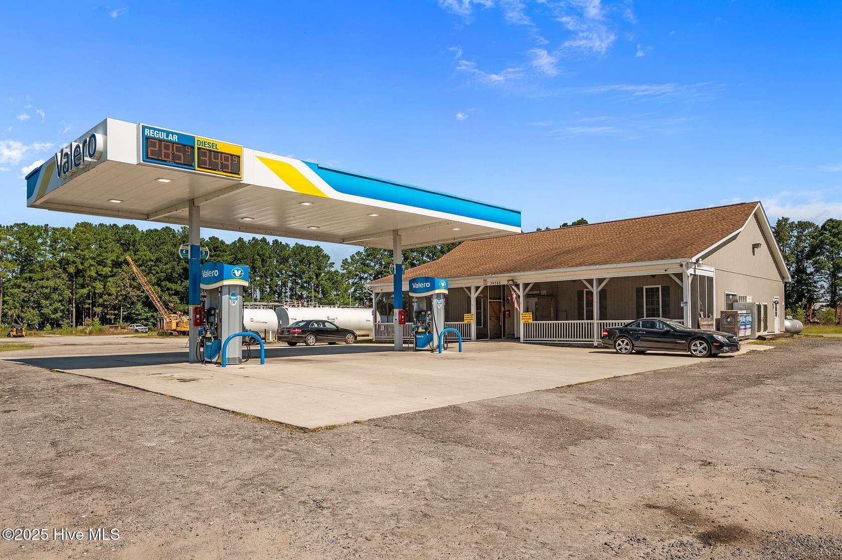 9.25 Acres of Improved Mixed-Use Land for Sale in Currituck Township, North Carolina