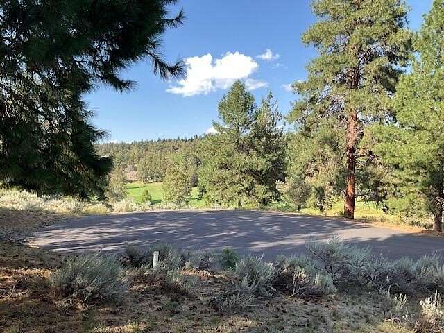 0.57 Acres of Residential Land for Sale in Klamath Falls, Oregon