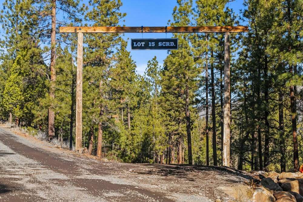 9.13 Acres of Residential Land for Sale in Klamath Falls, Oregon