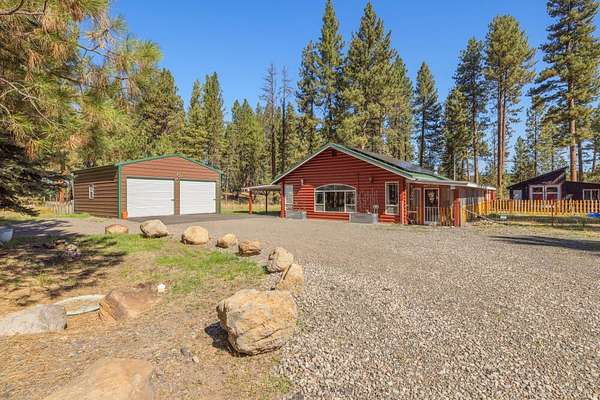 4 Acres of Residential Land with Home for Sale in Klamath Falls, Oregon