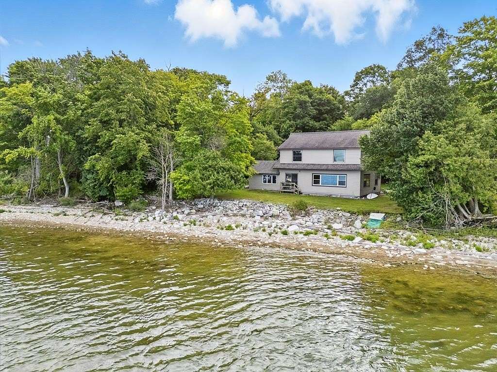 1 Acre of Residential Land with Home for Sale in Brussels, Wisconsin