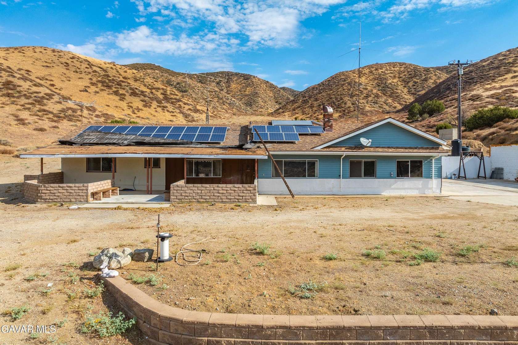 4.86 Acres of Residential Land with Home for Sale in Leona Valley, California